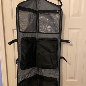 Thirty-one garment bag- never been used